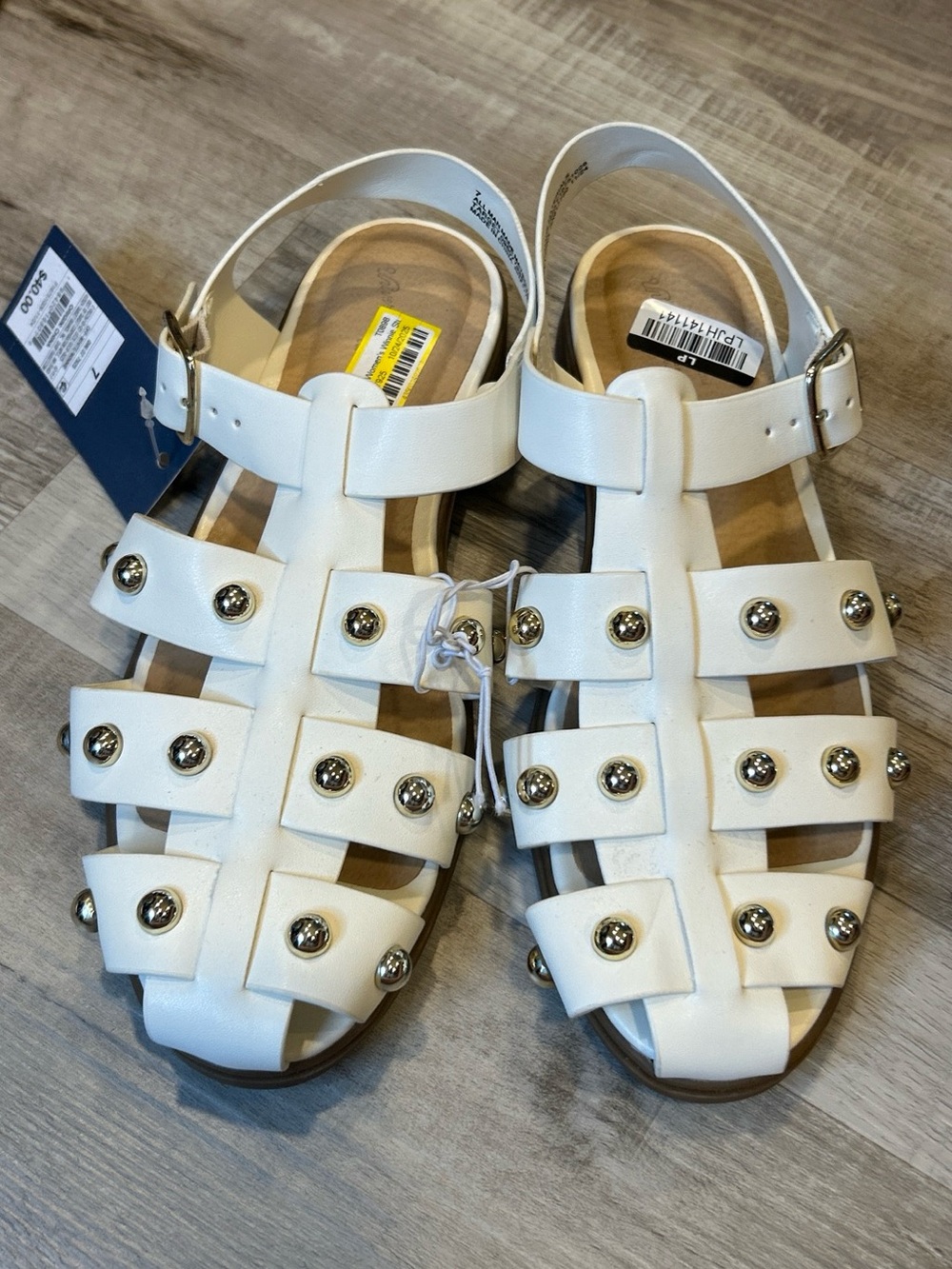 Women Winnie Wide Width Studded Fisherman Sandals - Universal Thread - Picture 3 of 6
